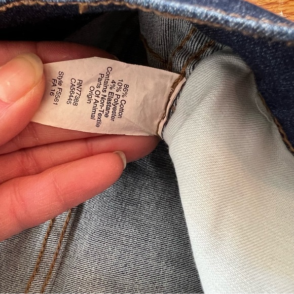 Madewell | 9” High Riser Skinny Skinny Jean - Picture 7 of 9